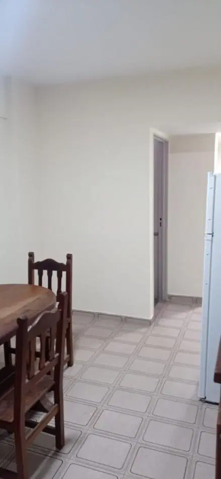 Departamento 2 amb a metros estacion Moron, Sarmiento 900 3