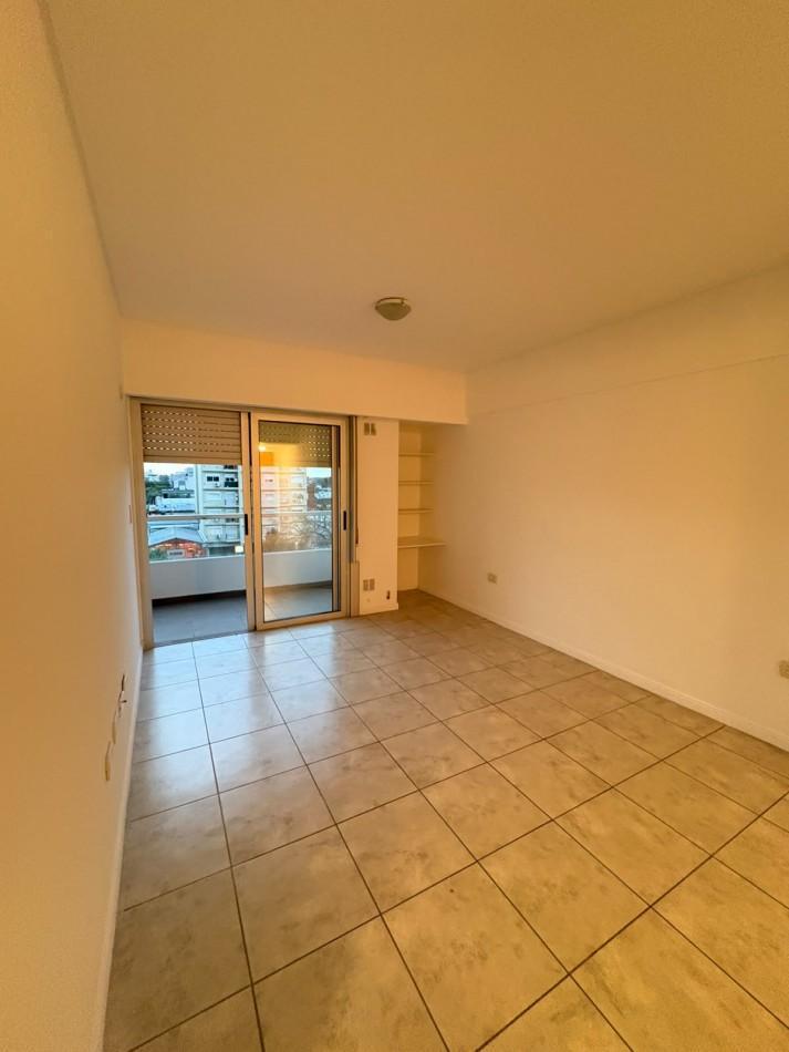 Foto de Departamento de 2 amb. con cochera, Nicolas Avellaneda 900, Castelar., imagen 2