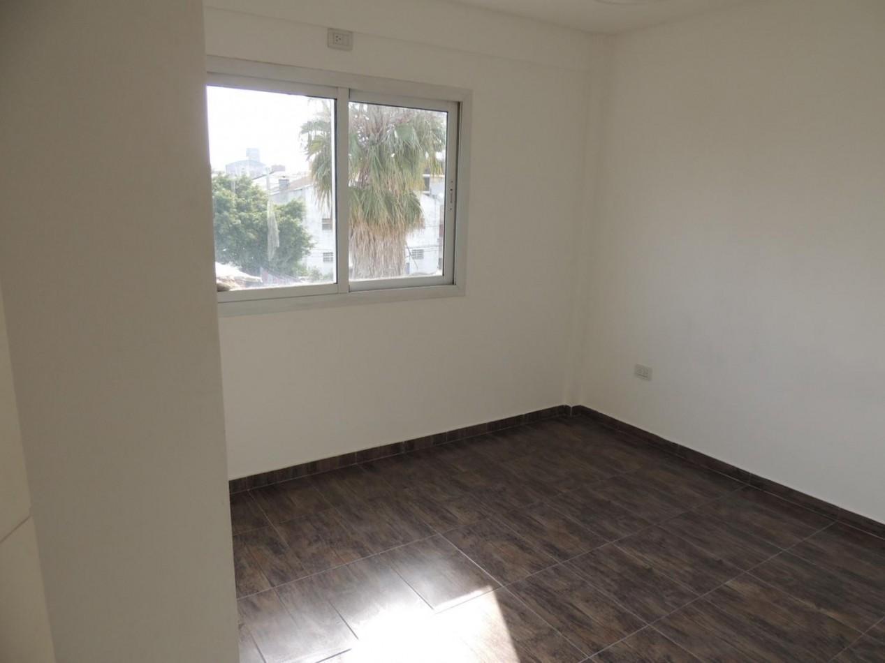 Foto de VENTA Depto. 2 amb en MORON , Chiclana 165., imagen 2