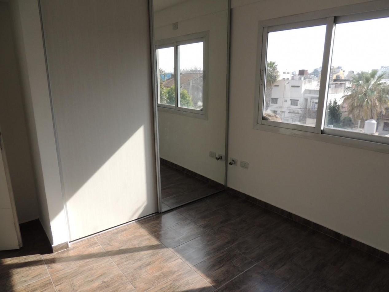 Foto de VENTA Depto. 2 amb en MORON , Chiclana 165., imagen 3