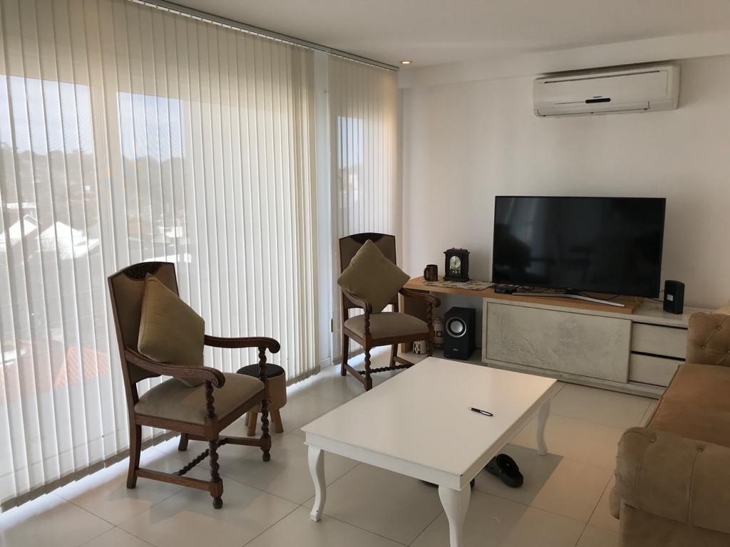 Foto de Piso de 4 ambientes con gran terraza propia. Zona Guemes. En venta., imagen 2