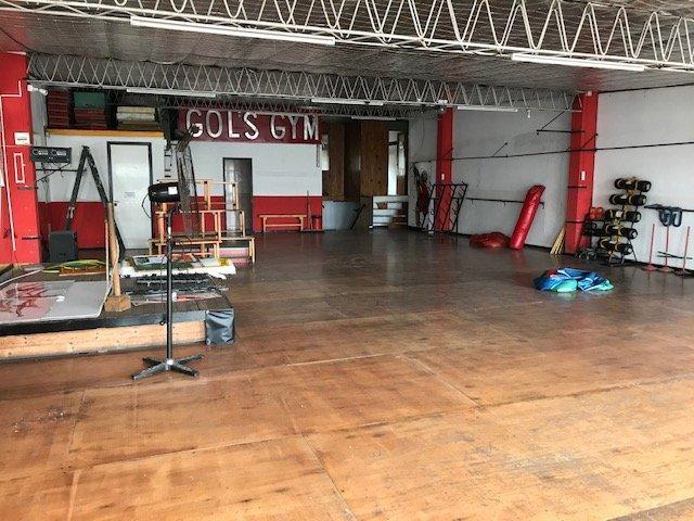 En Venta Local Sobre Av. 600 m Cubiertos. Zona Peralta Ramos y 39. 4