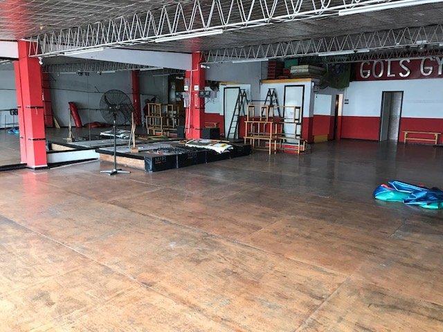 En Venta Local Sobre Av. 600 m Cubiertos. Zona Peralta Ramos y 39. 2