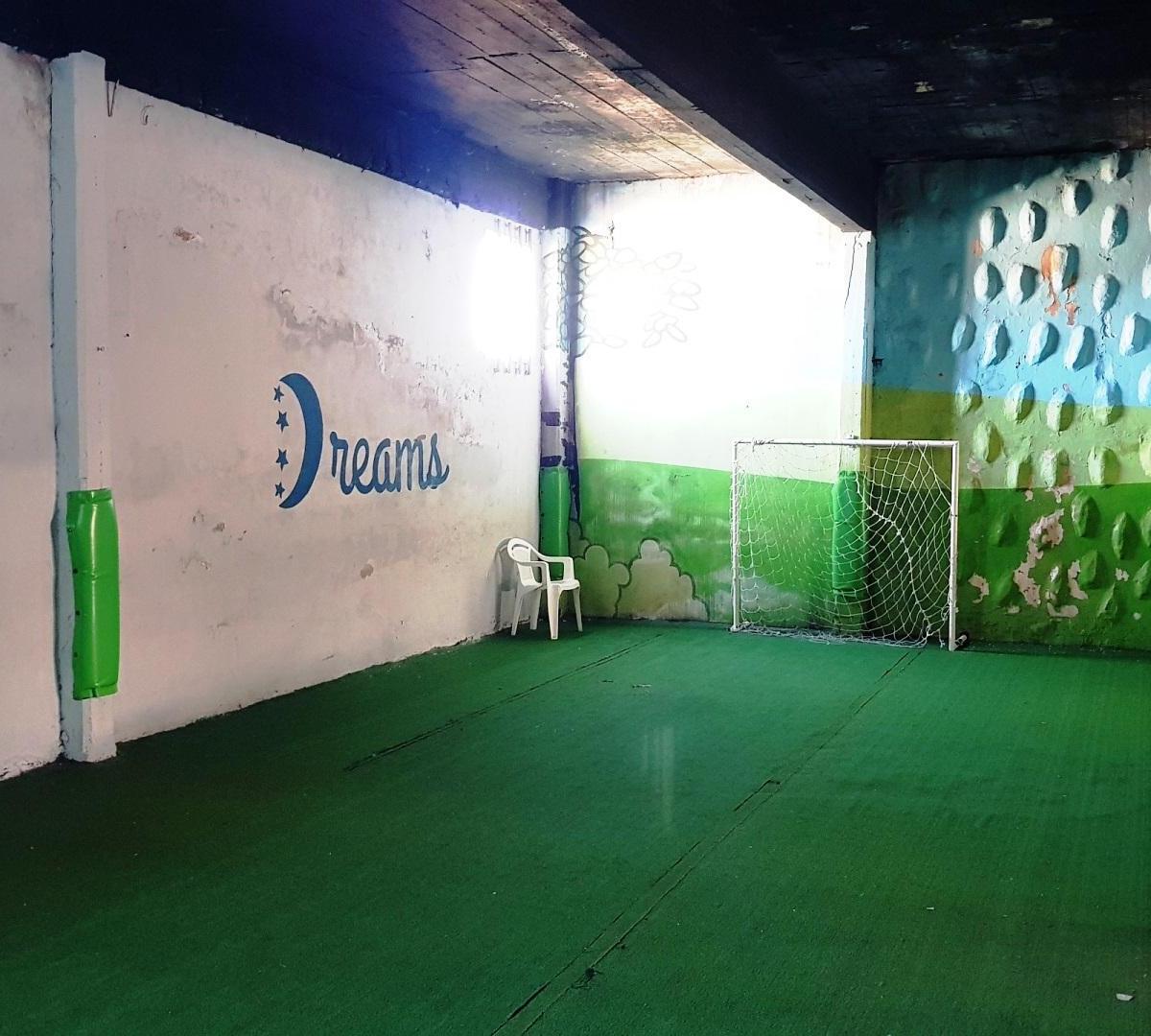 Local de 1.120 m² en Tres Plantas Sobre Av Constitucion. 3