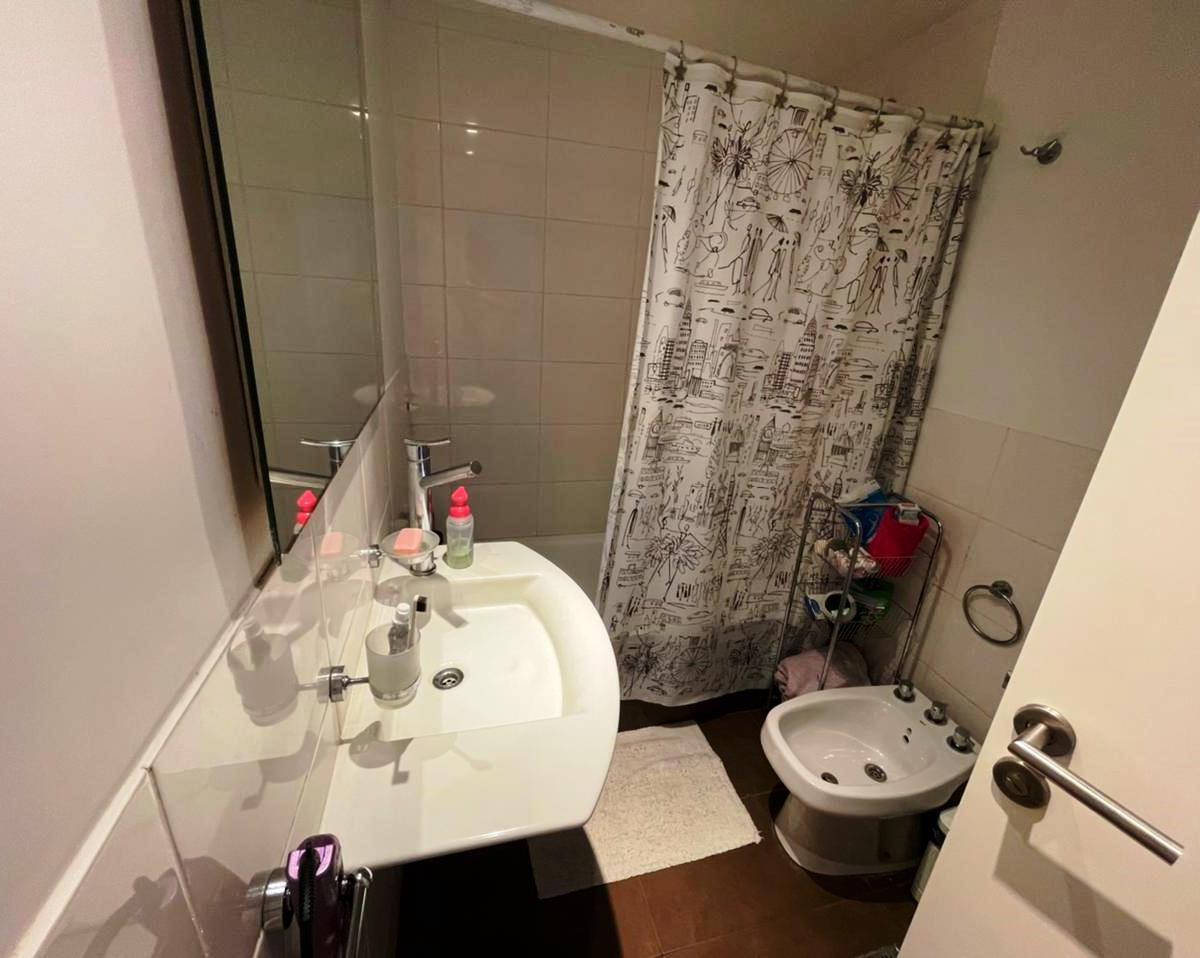 Piso de 4 Ambientes. Zona Guemes. en Venta. 4