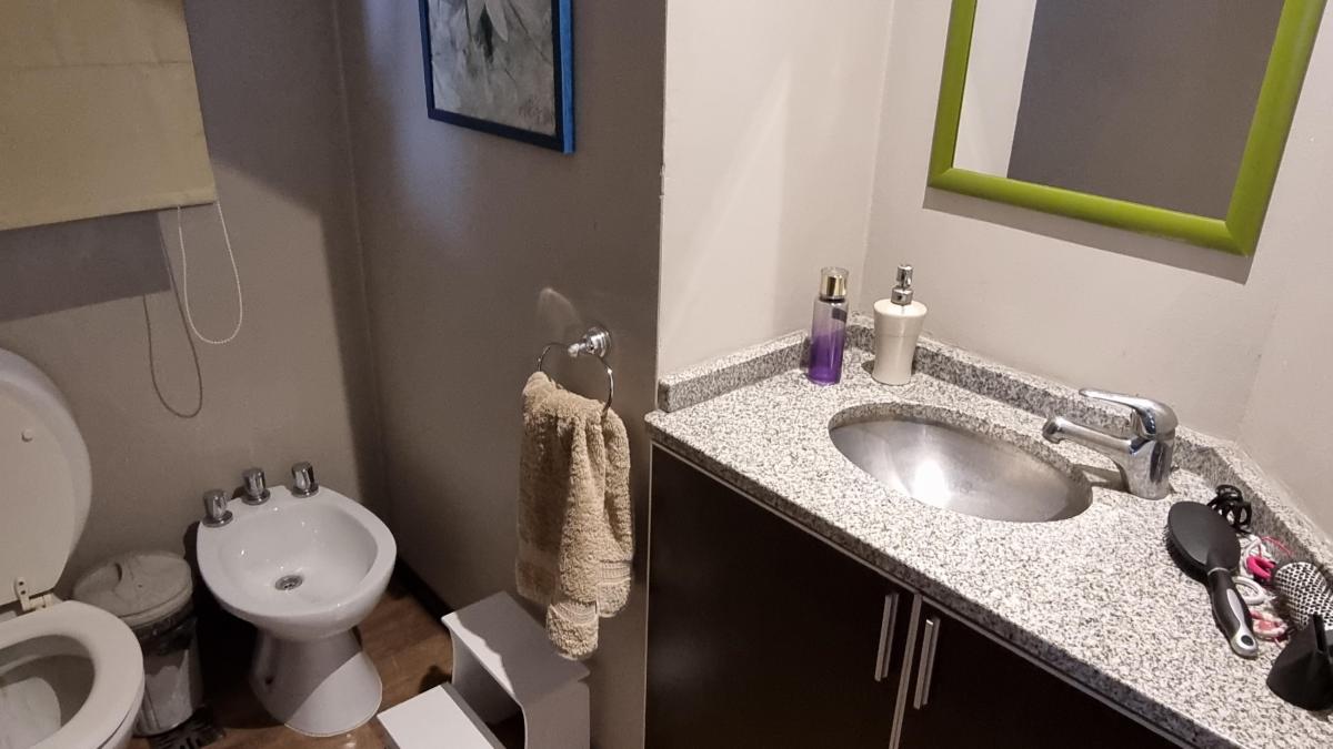 Venta en Block. Dos Viviendas Sobre un Mismo Lote. Barrio Los Troncos 1