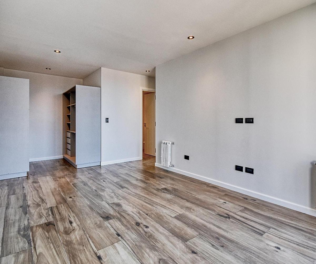 Departamento de 4 Ambientes. Balcón Terraza con Parrilla. Zona Güemes. en Venta 1