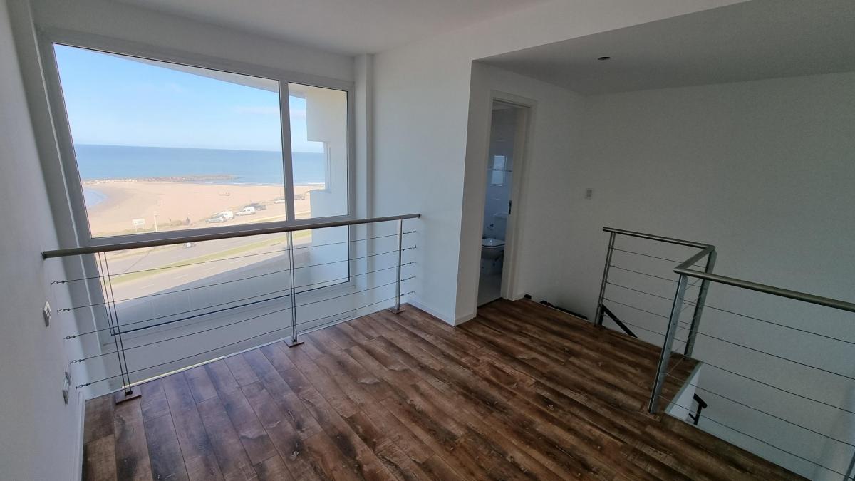 Foto de Departamento de 2 ambientes en dúplex con vista al mar zona Constitución, imagen 5