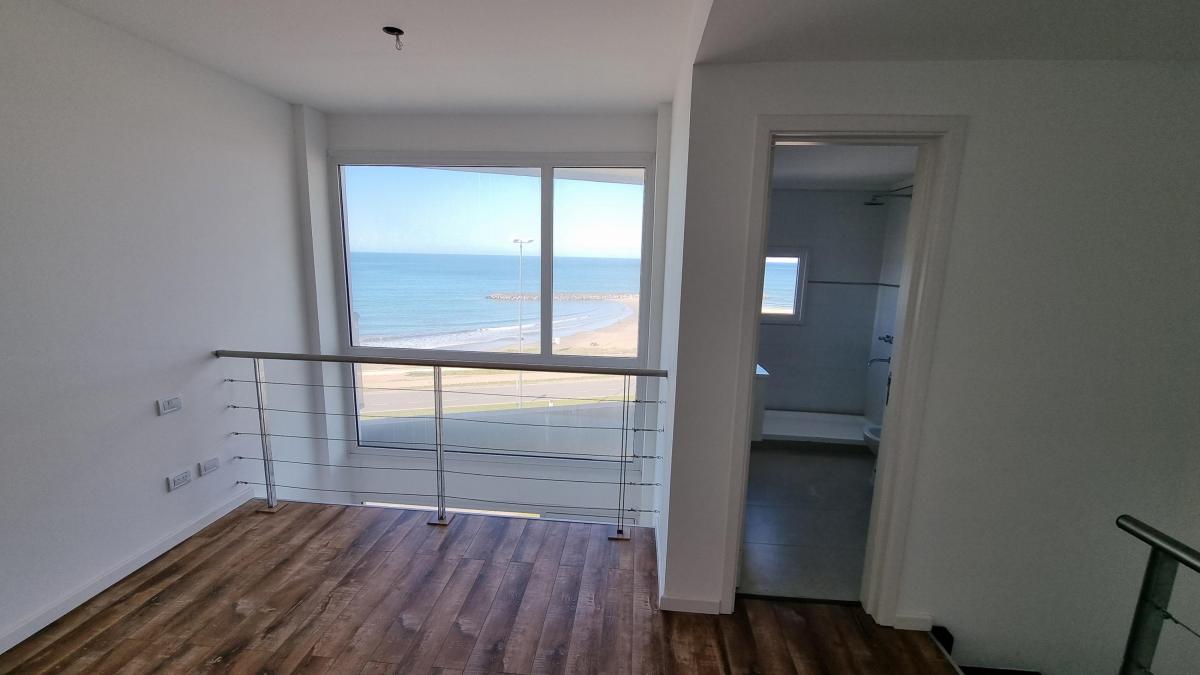 Departamento de 2 ambientes en dúplex con vista al mar zona Constitución