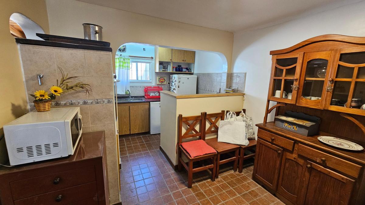 En venta: Chalet en 2 plantas . Zona Güemes