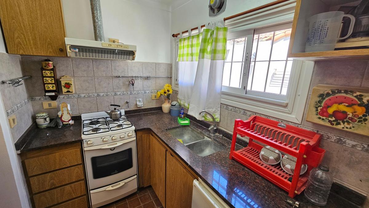 En Venta: Chalet en 2 Plantas. Zona Güemes 1