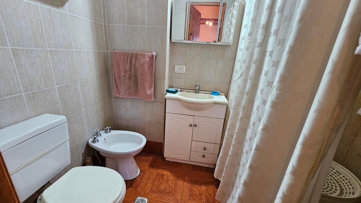 En Venta: Chalet en 2 Plantas. Zona Güemes 5