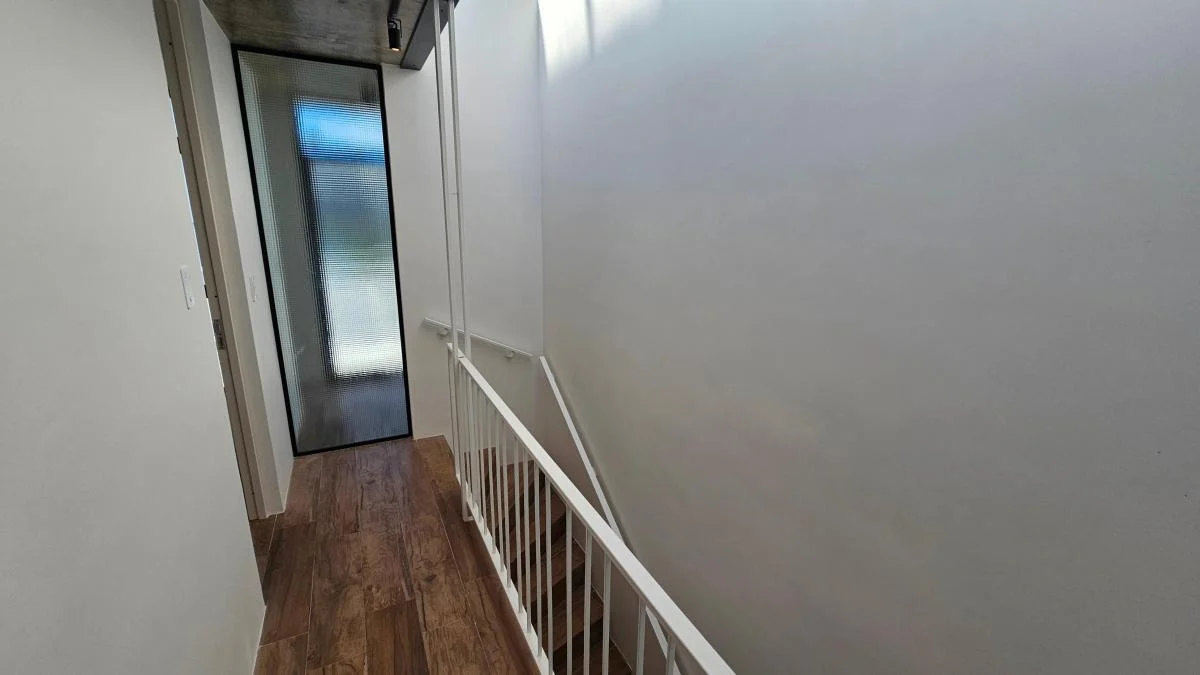 En Venta. Dúplex de 3 Ambientes con Entrada de Auto. Barrio Las Avs. 2