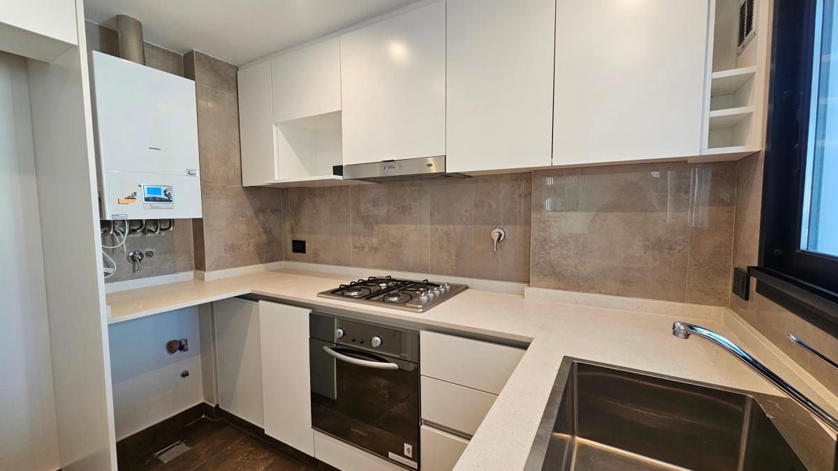Foto de En venta. Departamento 2 ambientes, a estrenar, zona La perla a metros, imagen 3