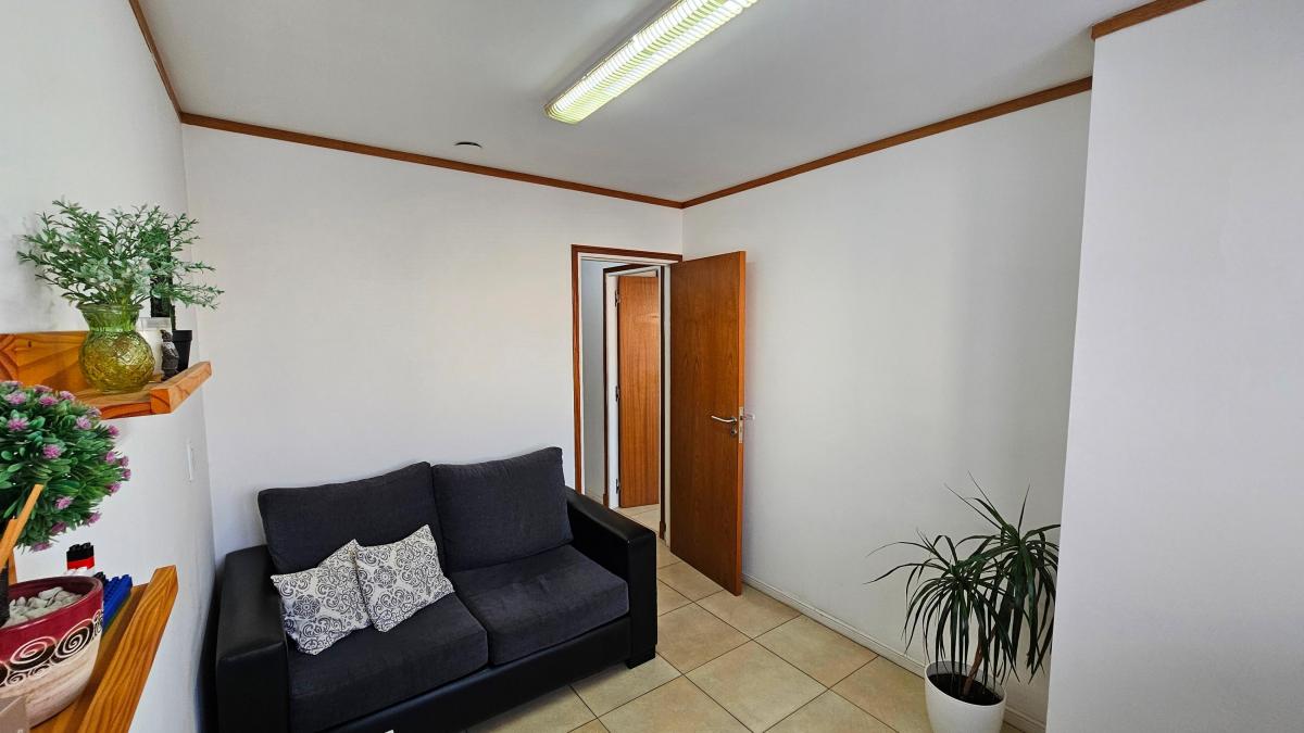 Foto de En venta. Semipiso de oficina al frente con cochera propia. Chauvin., imagen 4