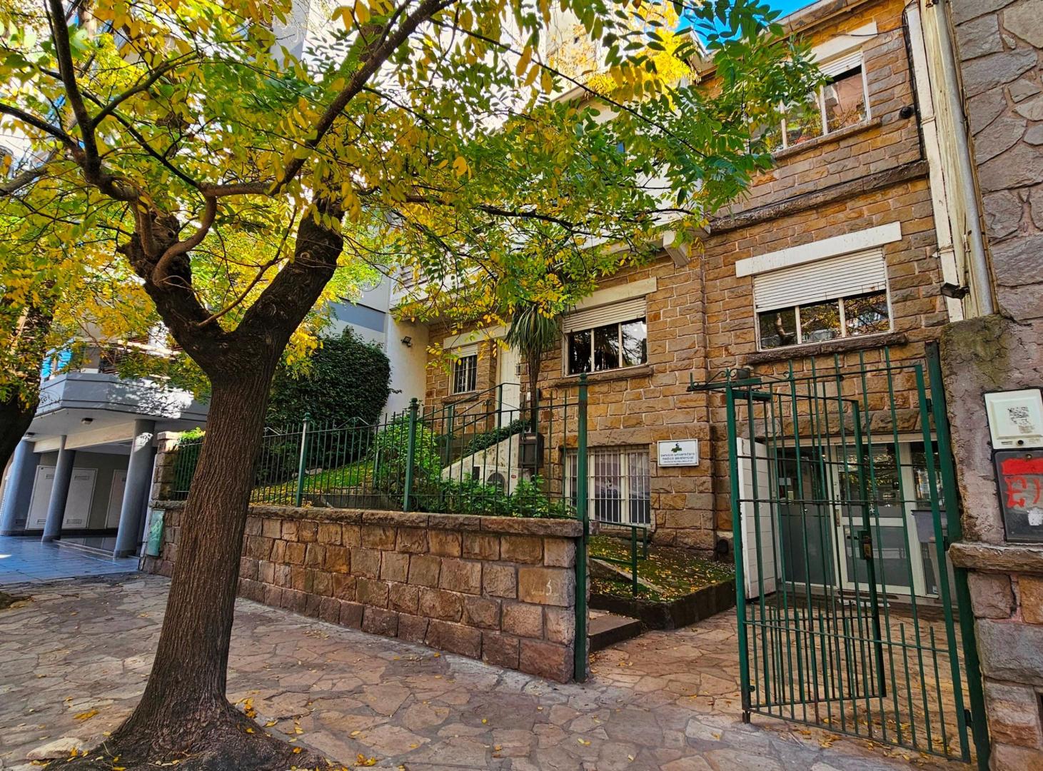 Foto de En venta. Lote con construcción excelente ubicación. Zona Chauvin., imagen 4
