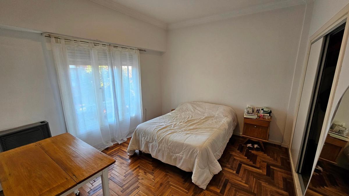 En Venta. Departamento 2 Ambientes Al Frente. Reciclado. Espacio de Cochera. 1