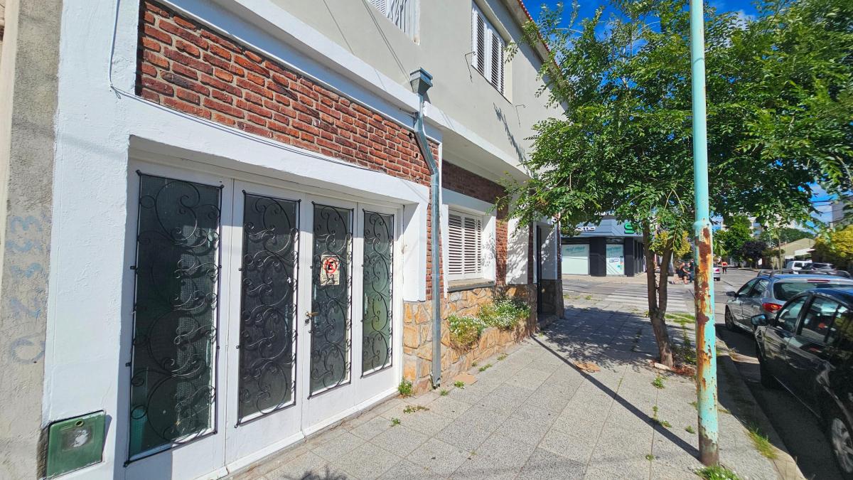 En Venta en Block PH 4 Amb C/garage + Local Apto Uso Profesional Barrio Chauvin. 3