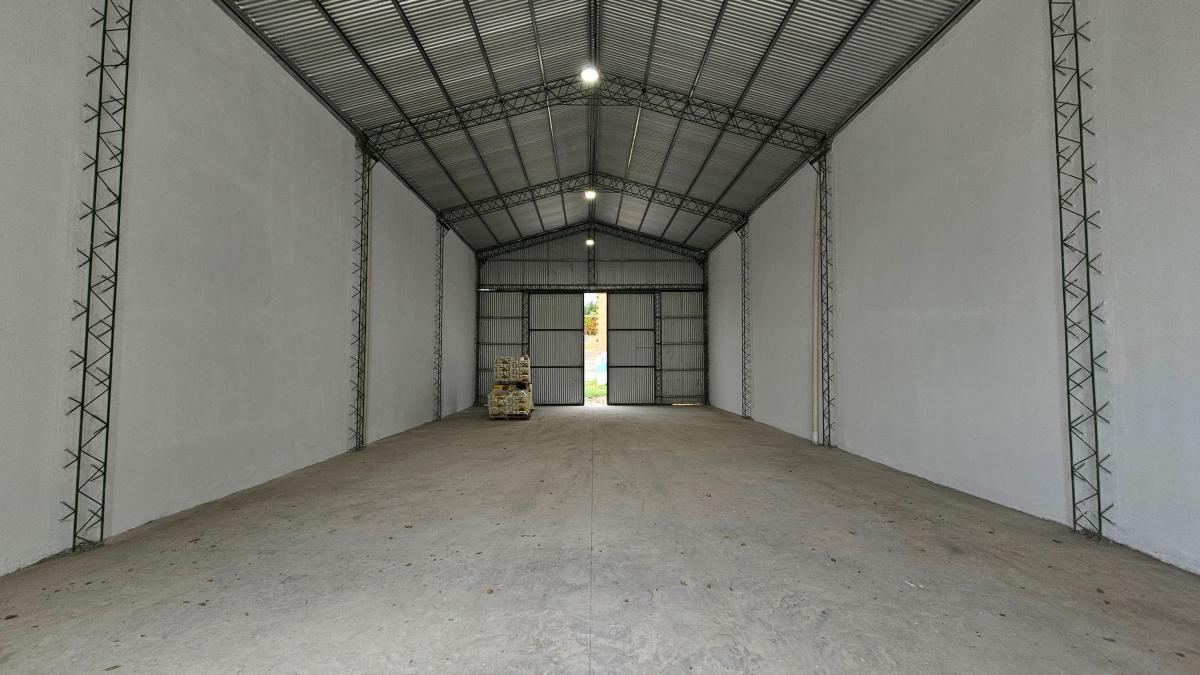 En Venta. Galpón a Estrenar de 200 m² Cubiertos Sobre Lote de 430 m². Zona Puerto. 4