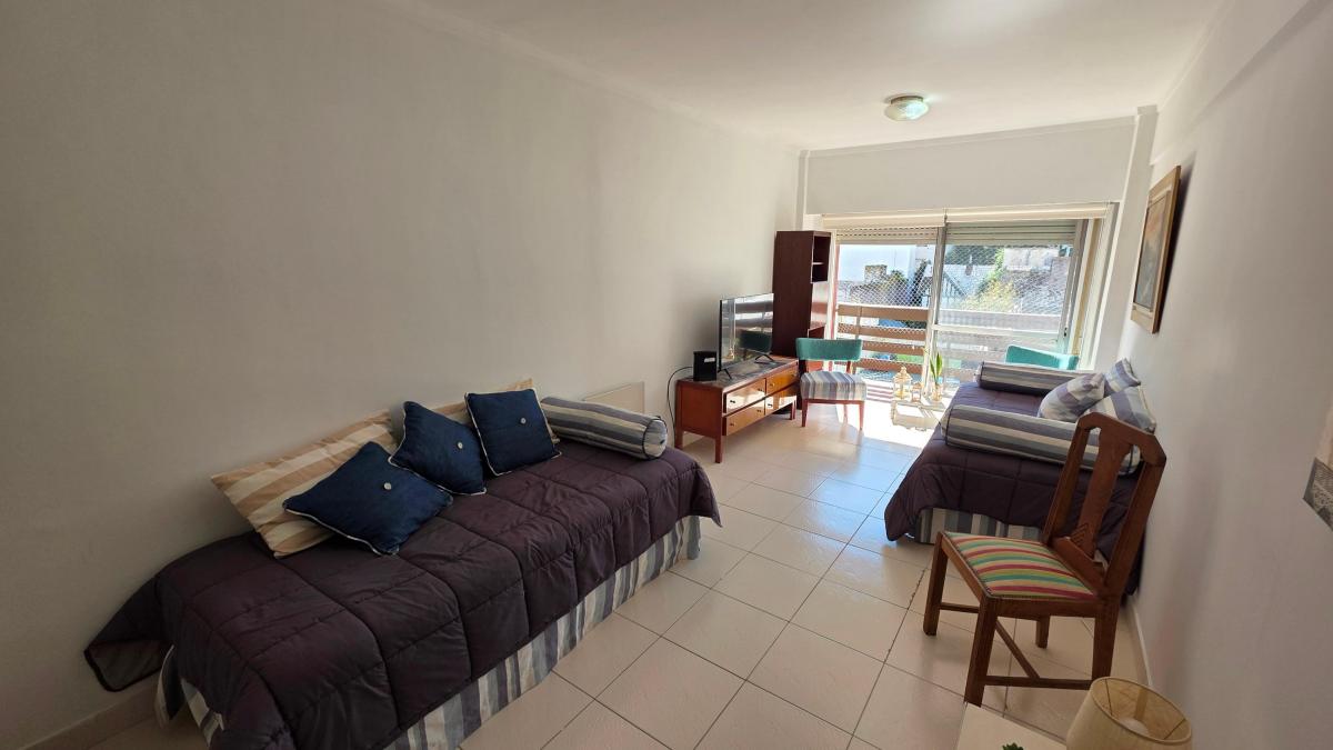 Foto de En venta departamento de 2 ambientes con cochera cubierta. Macrocentro., imagen 3