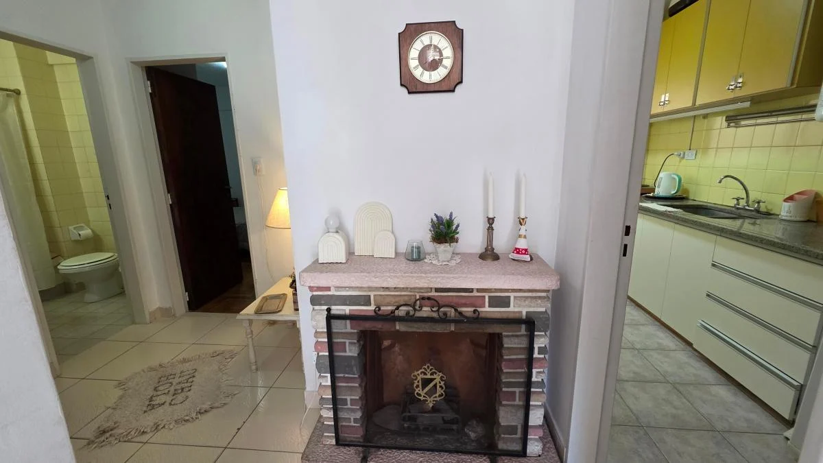 Foto de En venta departamento de 2 ambientes con cochera cubierta. Macrocentro., imagen 4
