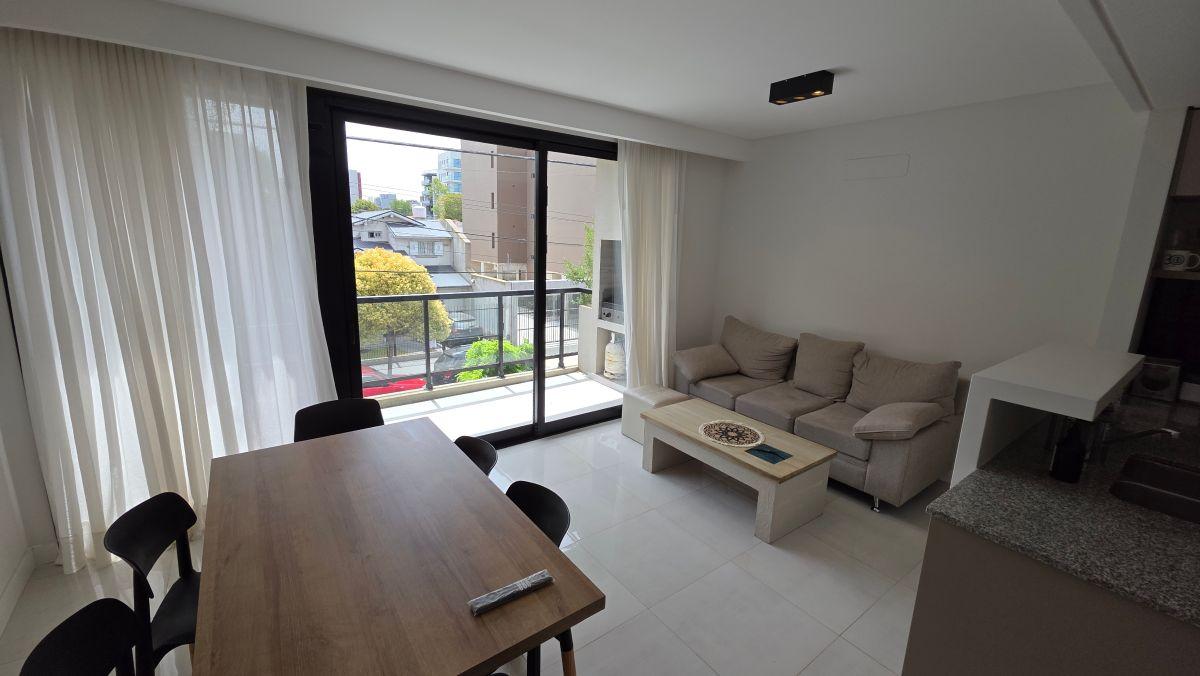 En venta departamento de 2 ambientes con cochera y baulera. Zona Güemes