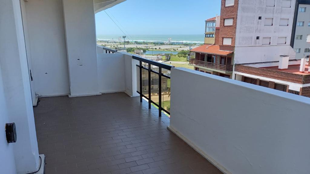 Foto de Departamento 3 amb balcón terraza c/cochera a 100mt del Pato P. Mogotes, imagen 4