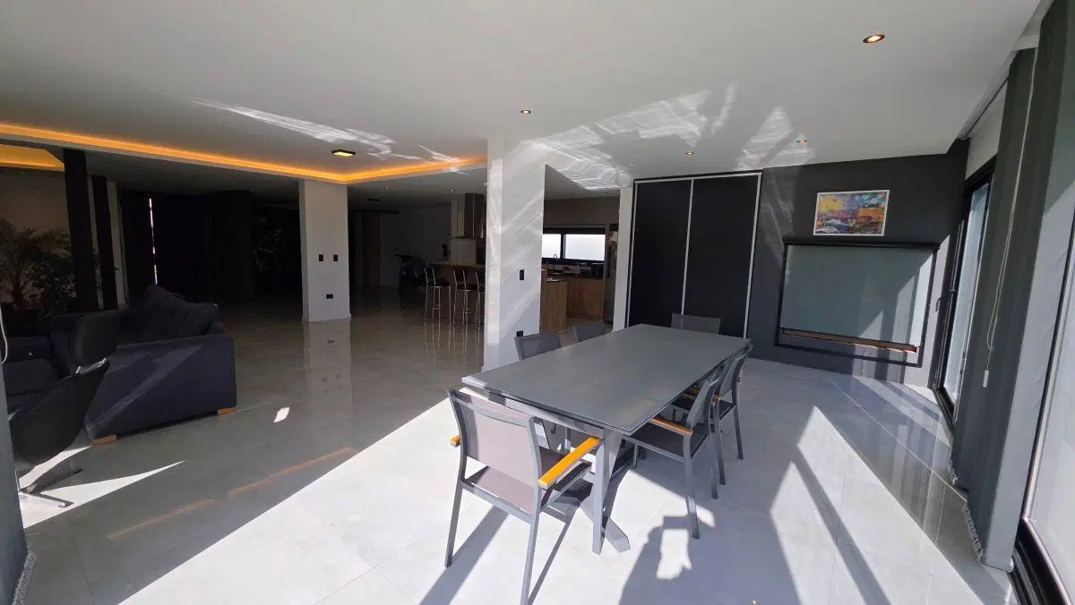 En venta casa de corte moderno de 4 ambientes con parque. Rumenco joven. 3