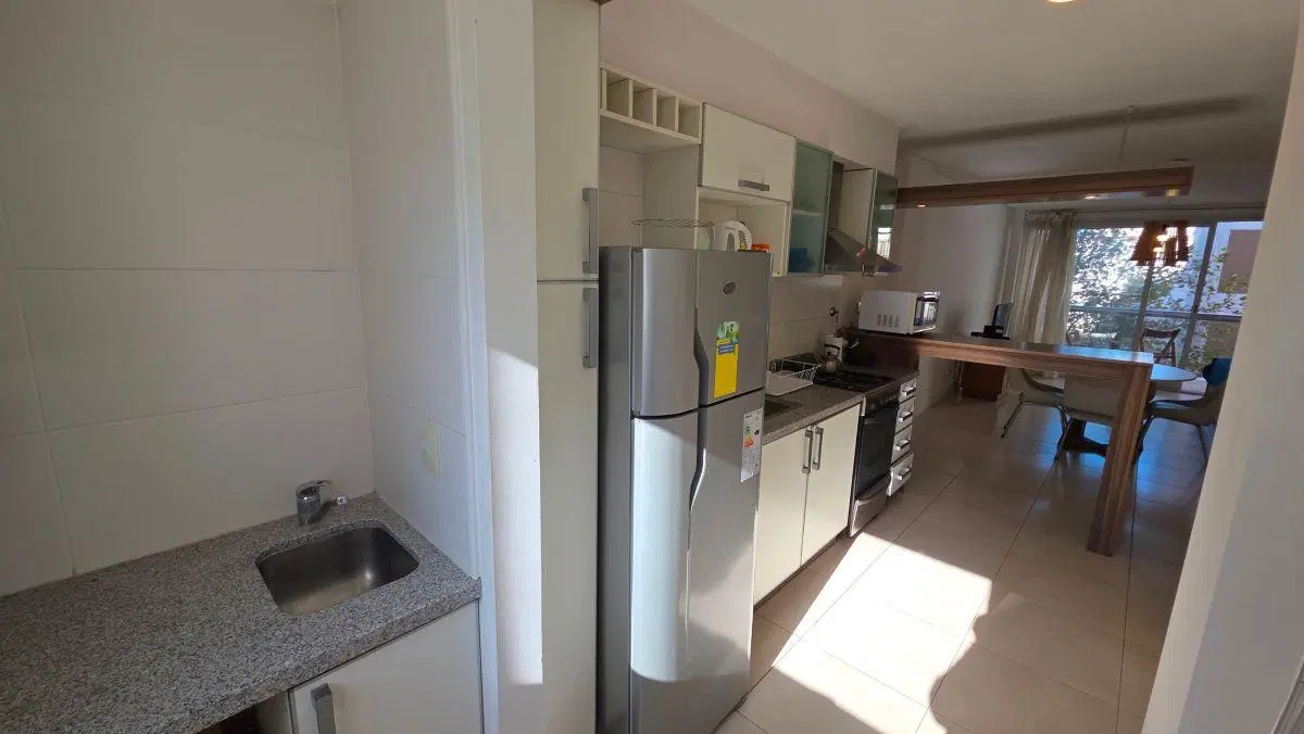 En venta departamento de 2 ambientes con balcón al frente. Zona Centro. 5