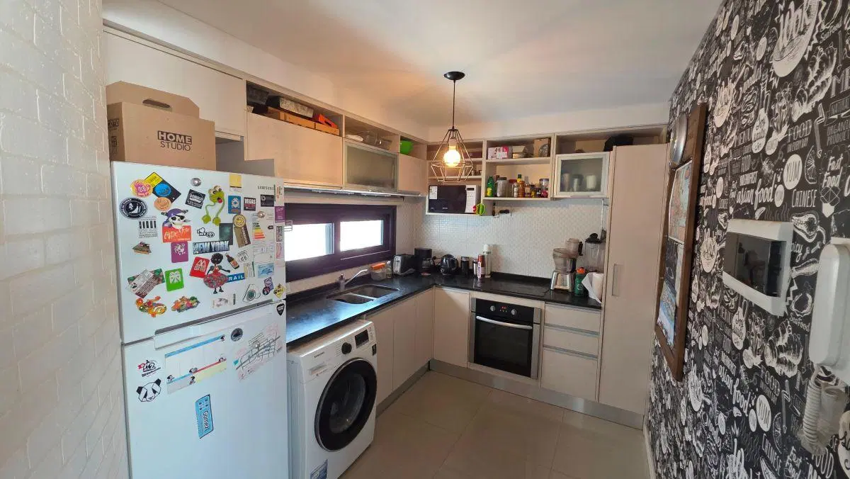 En venta departamento de 2 ambientes con cochera. Chauvin. 4