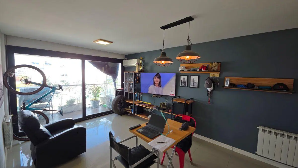 En venta departamento de 2 ambientes con cochera. Chauvin. 2