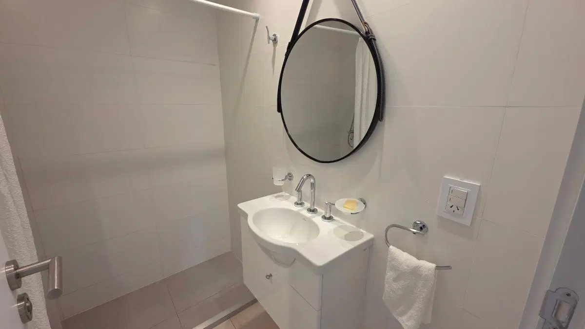 En venta. Exclusivo semipiso de 3 ambientes con cochera y baulera. Chauvin 2