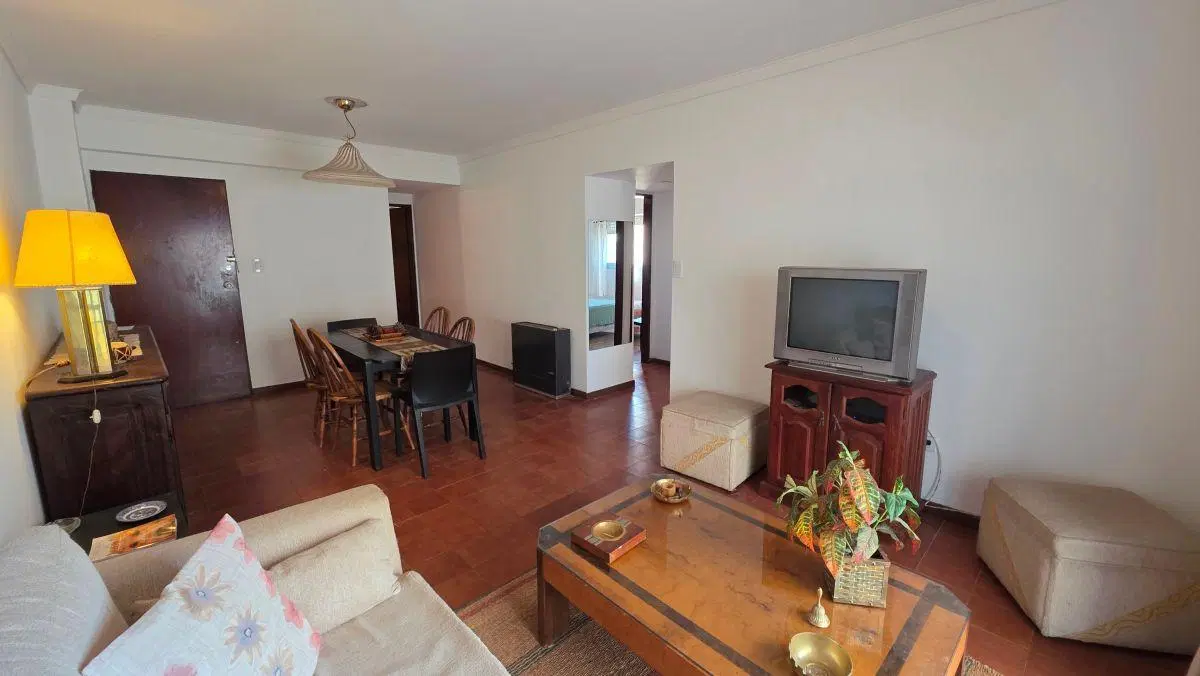 En venta departamento de 3 ambientes con cochera. Shopping Los gallegos. 8