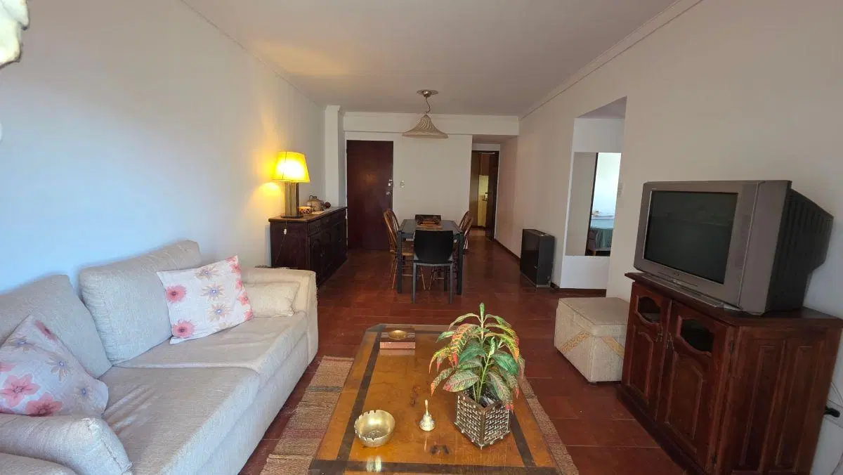 En venta departamento de 3 ambientes con cochera. Shopping Los gallegos. 1