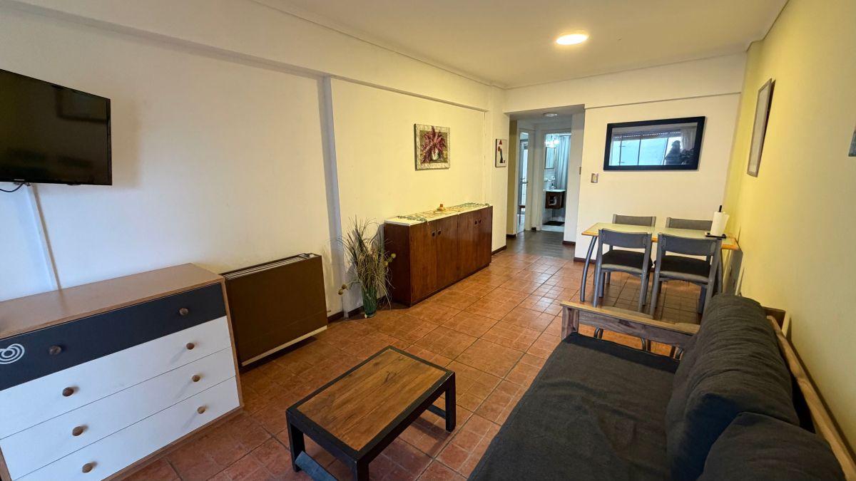 Foto de En alquiler 24 meses. Departamento 2 ambientes. Zona Güemes, imagen 1