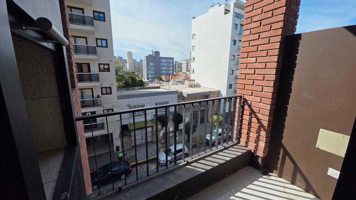 Foto de En venta departamento dos ambientes con balcón al frente. Zona Guemes., imagen 3