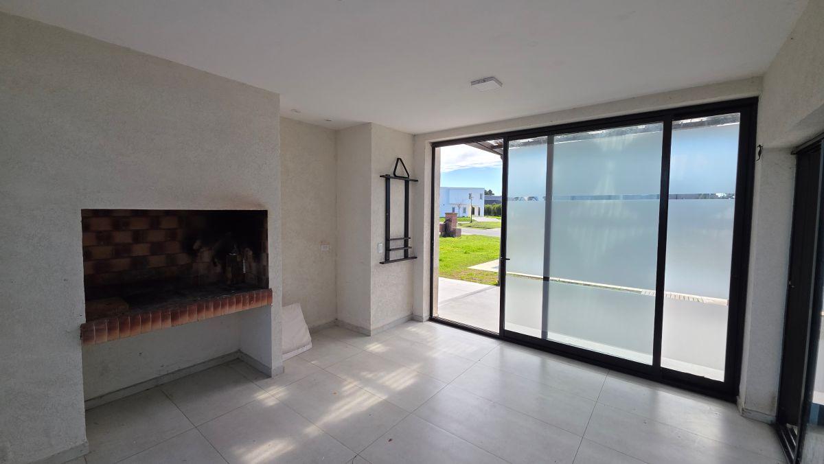 Foto de En alquiler casa de 4 ambientes con quincho y piscina. Rumenco Joven., imagen 5