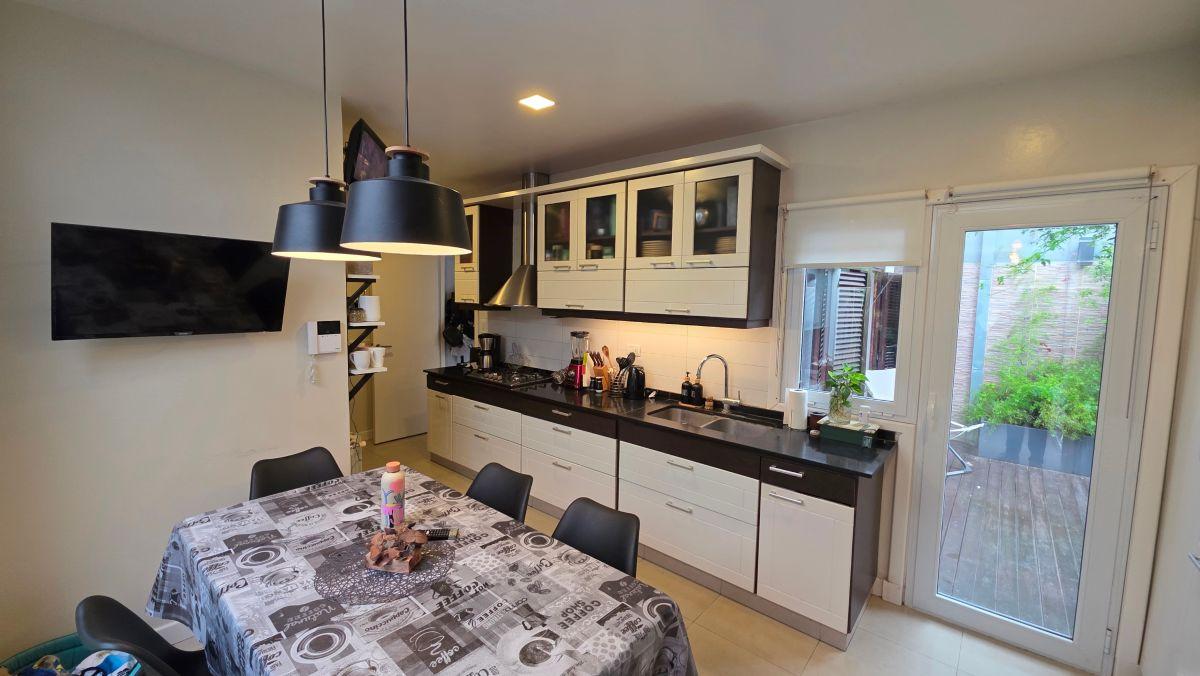Foto de En venta chalet de 5 ambientes con garage y piscina. Los troncos., imagen 5