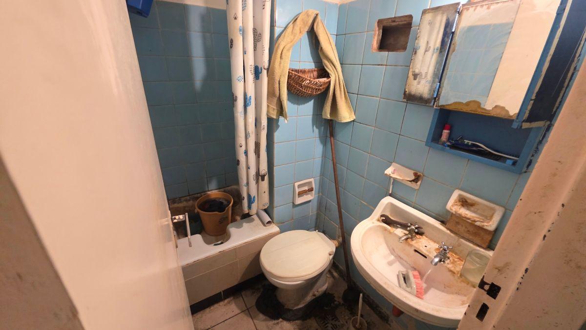 Foto de En venta. Departamento de 1 ambiente a RECICLAR COMPLETAMENTE. Zona, imagen 4