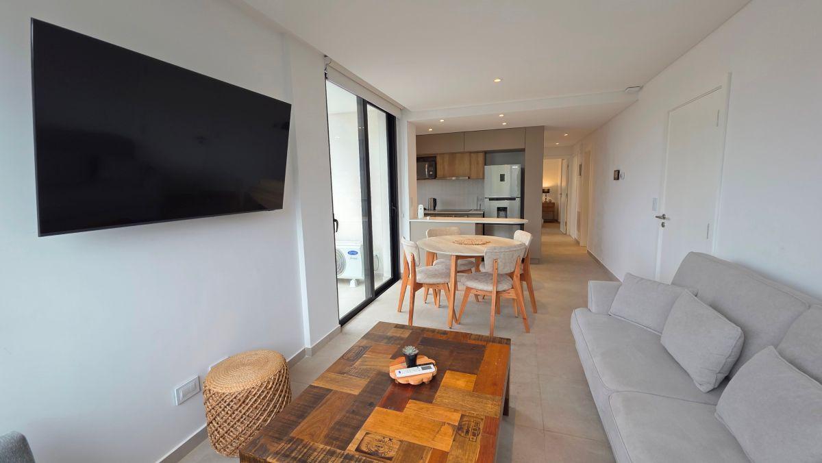 Foto de En venta departamento de 3 ambientes al frente con cochera. Zona Güemes, imagen 3