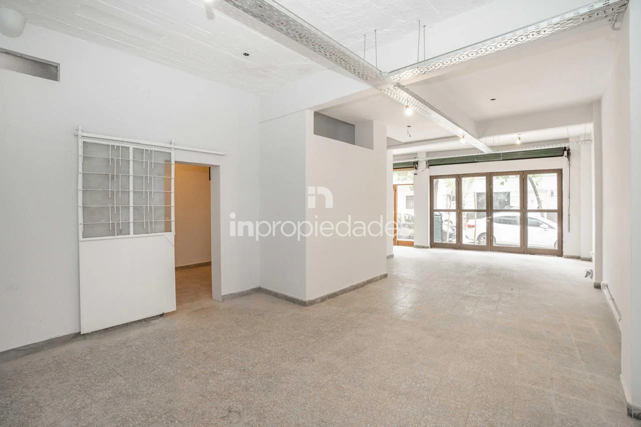 Foto de Excelente Local comercial de 130m2 con 2 baños SIN EXPENSAS !!Palermo, imagen 1