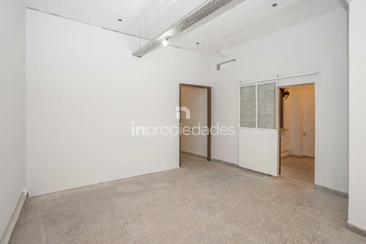 Foto de Excelente Local comercial de 130m2 con 2 baños SIN EXPENSAS !!Palermo, imagen 2