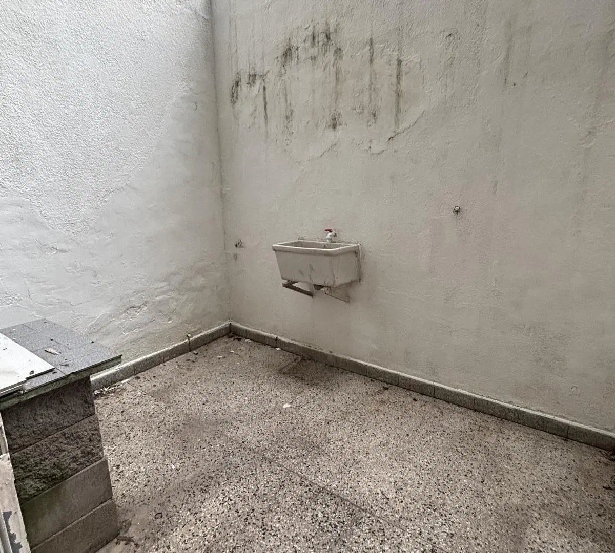CAÑITAS-Monoambiente divisible con Patio muy luminoso! VENTA 5