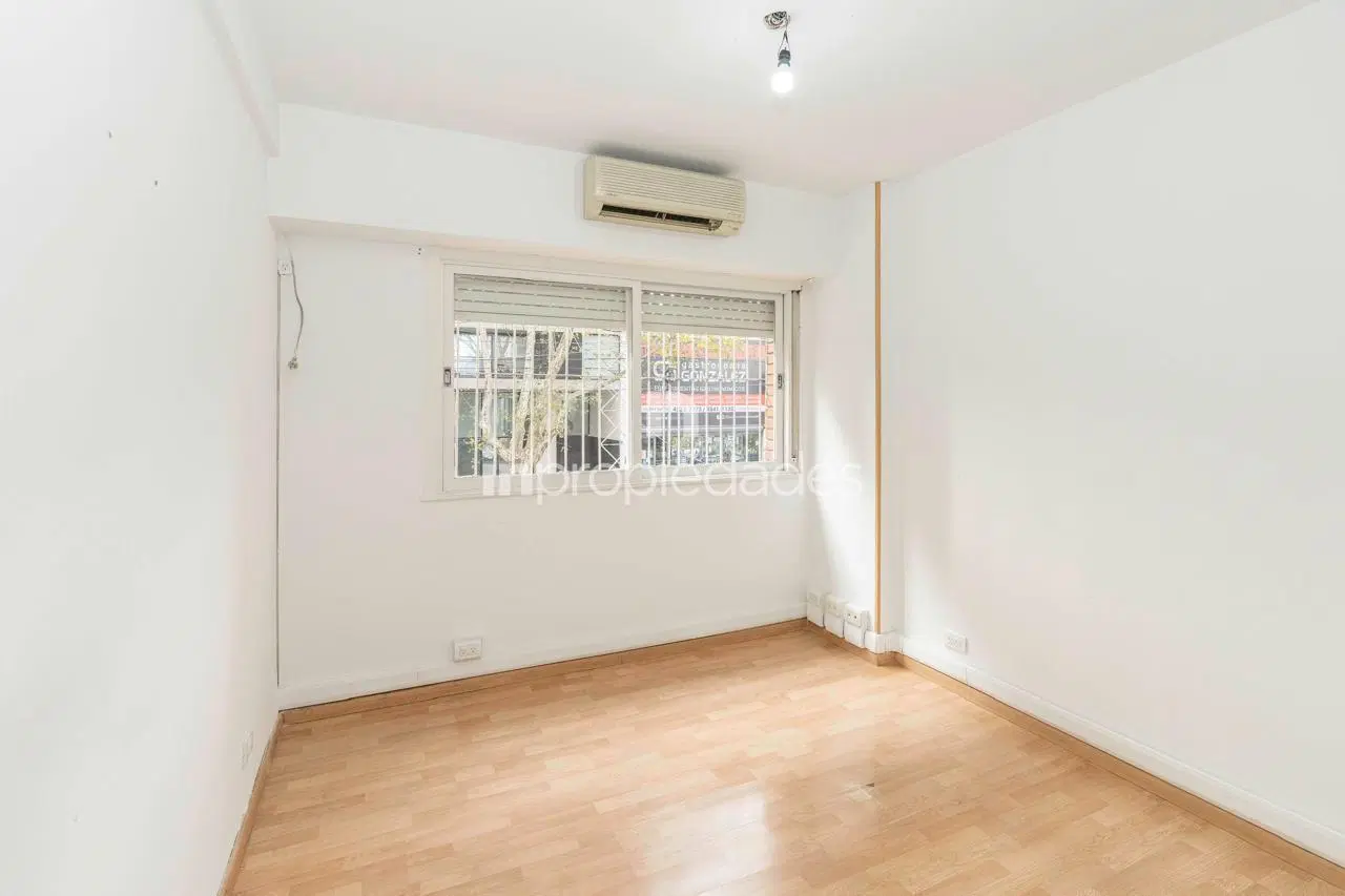 Villa Urquiza - Triunvirato 5400 - piso entero de 4 ambientes apto Oficina de 112m2-Venta 1