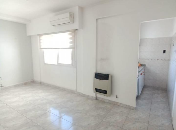 DEPARTAMENTO 2 AMBIENTES EN ALQUILER - RAMOS MEJÍA CENTRO - LUMINOSO  2