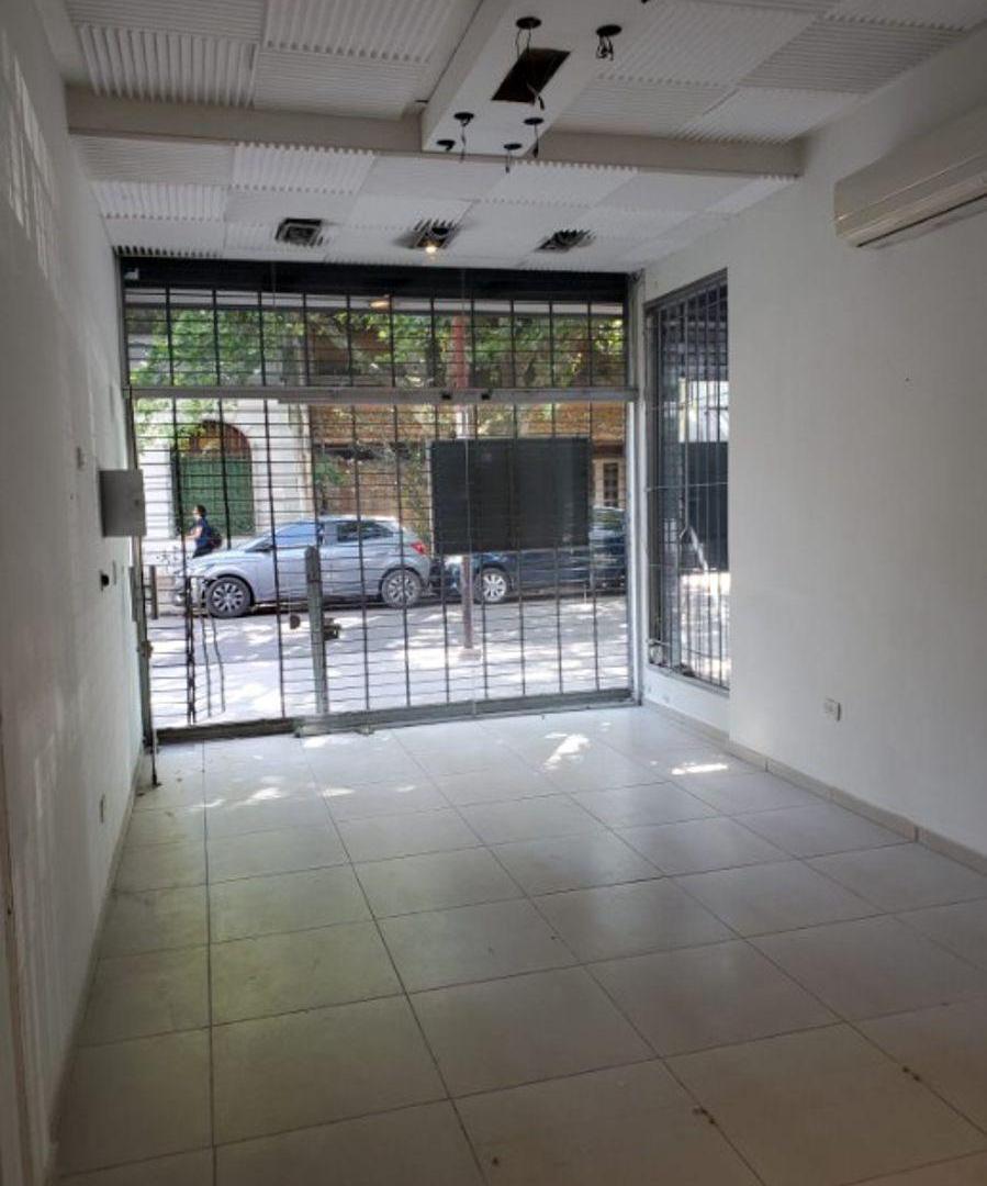 Foto de Excelente Local en Alquiler en el Centro de Ramos Mejía, Bolívar al 300, imagen 4
