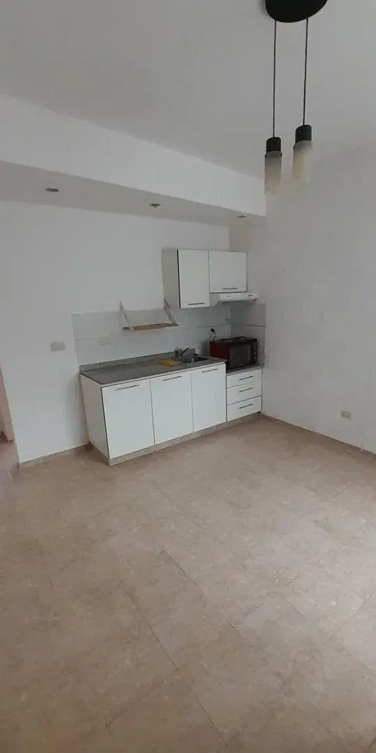 DEPARTAMENTO 2 AMBIENTES CON PATIO/RAMOS MEJIA 4