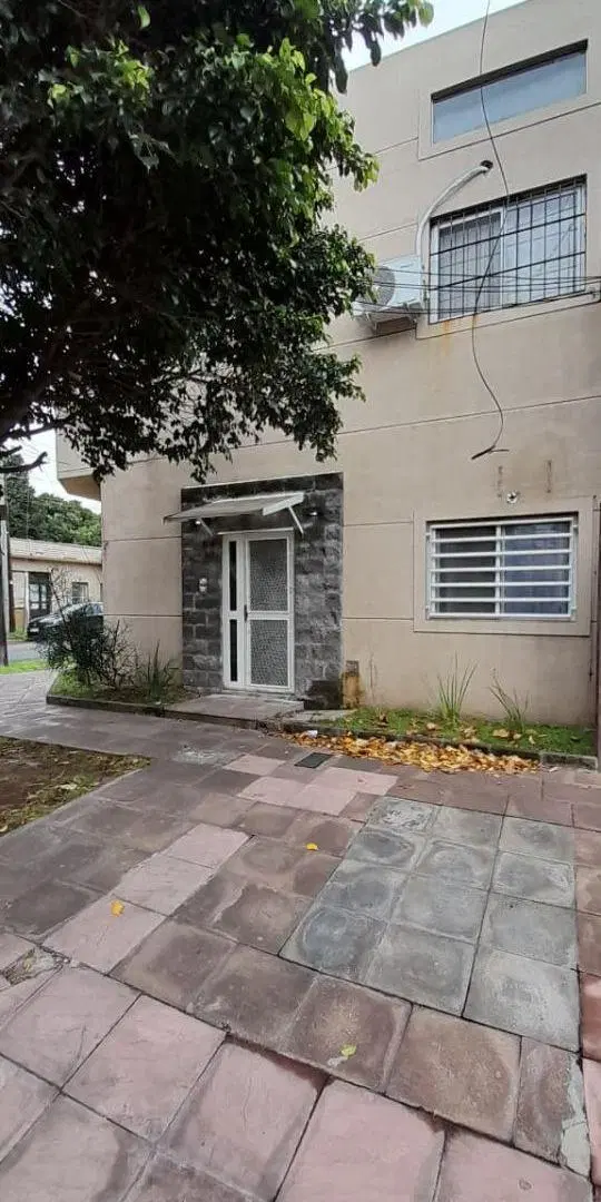 DEPARTAMENTO 2 AMBIENTES CON PATIO/RAMOS MEJIA 3