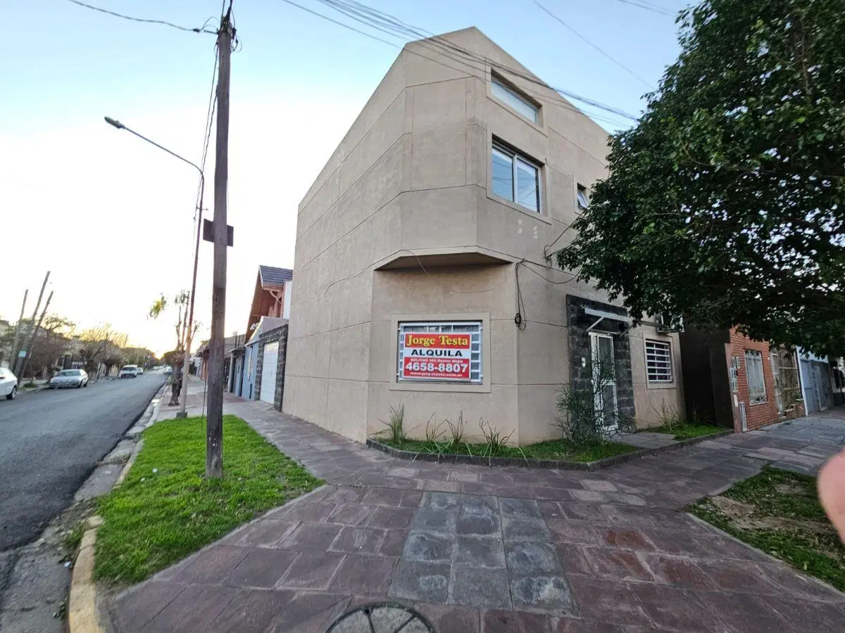 DEPARTAMENTO 2 AMBIENTES CON PATIO/RAMOS MEJIA 1