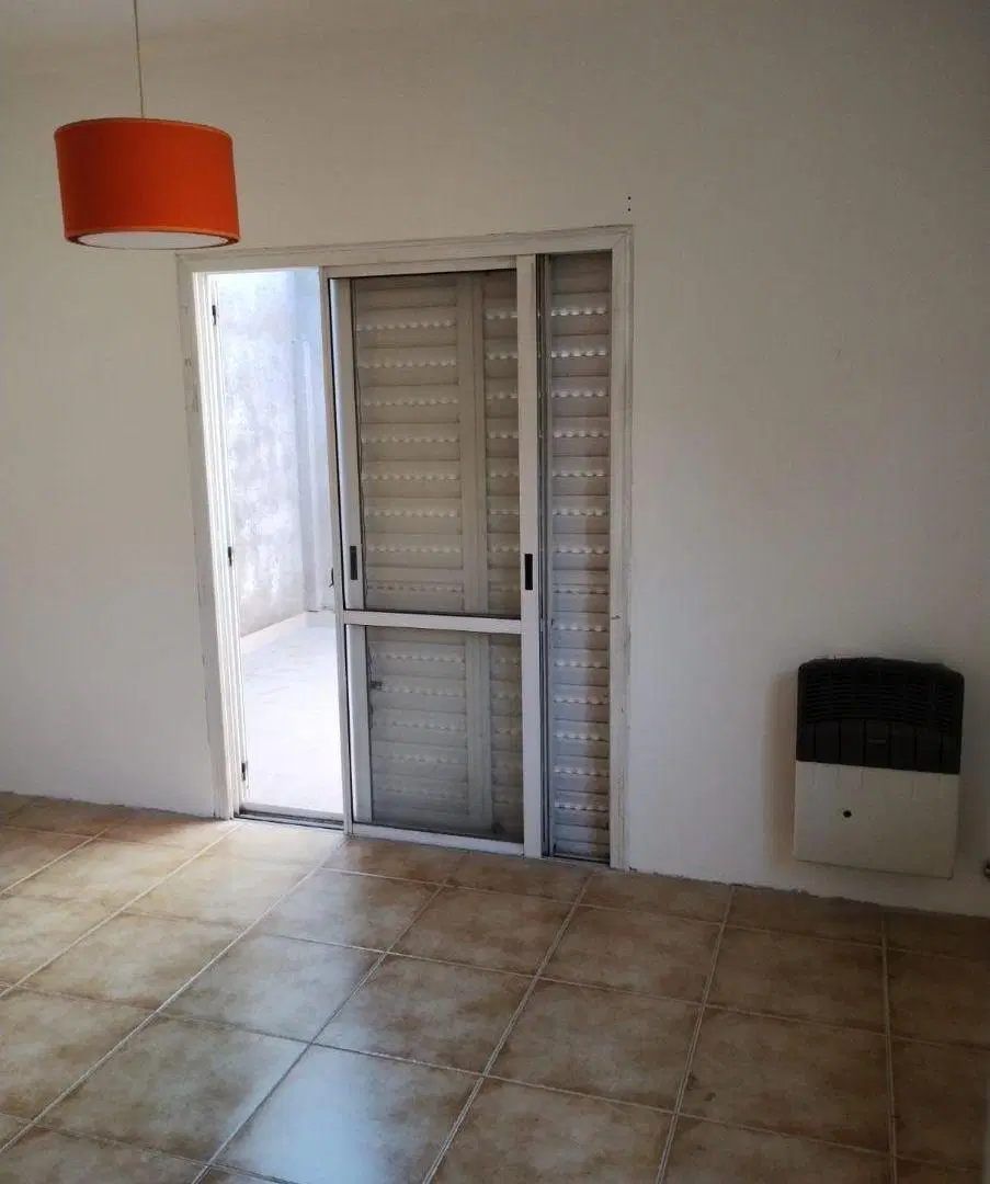 ALQUILER – DEPARTAMENTO AL FONDO 2 AMBIENTES 4